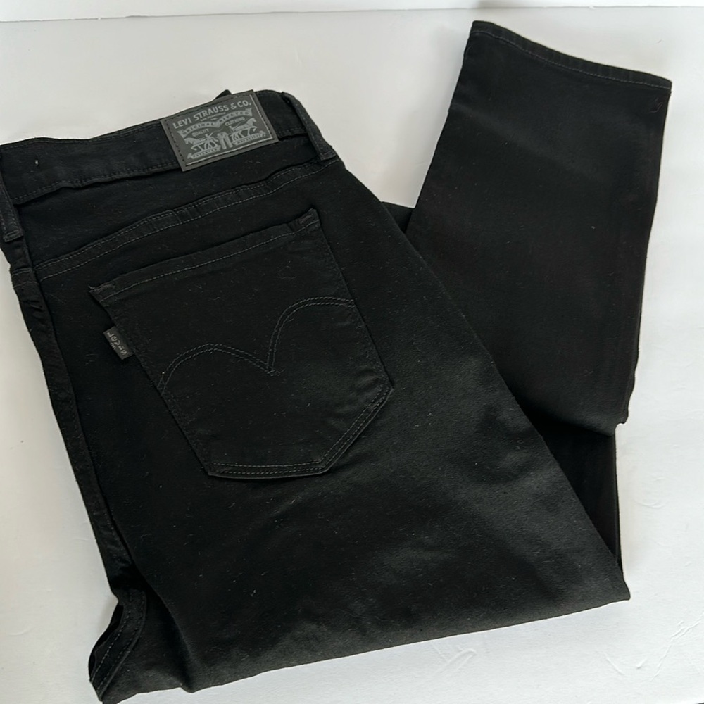 Levi’s Women’s 311 Shaping Skinny Jean
